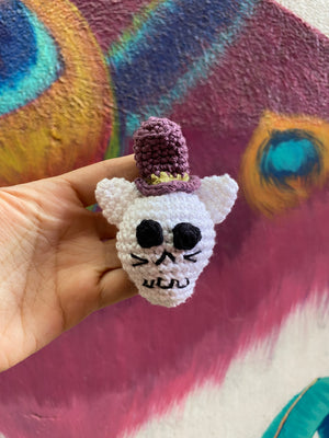 LLAVEROS  CALAVERA MACRAMÉ